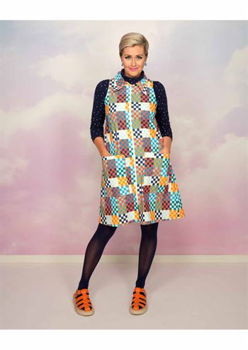 Kjole med lynlås og farverigt, ternet mønster fra MARGOT